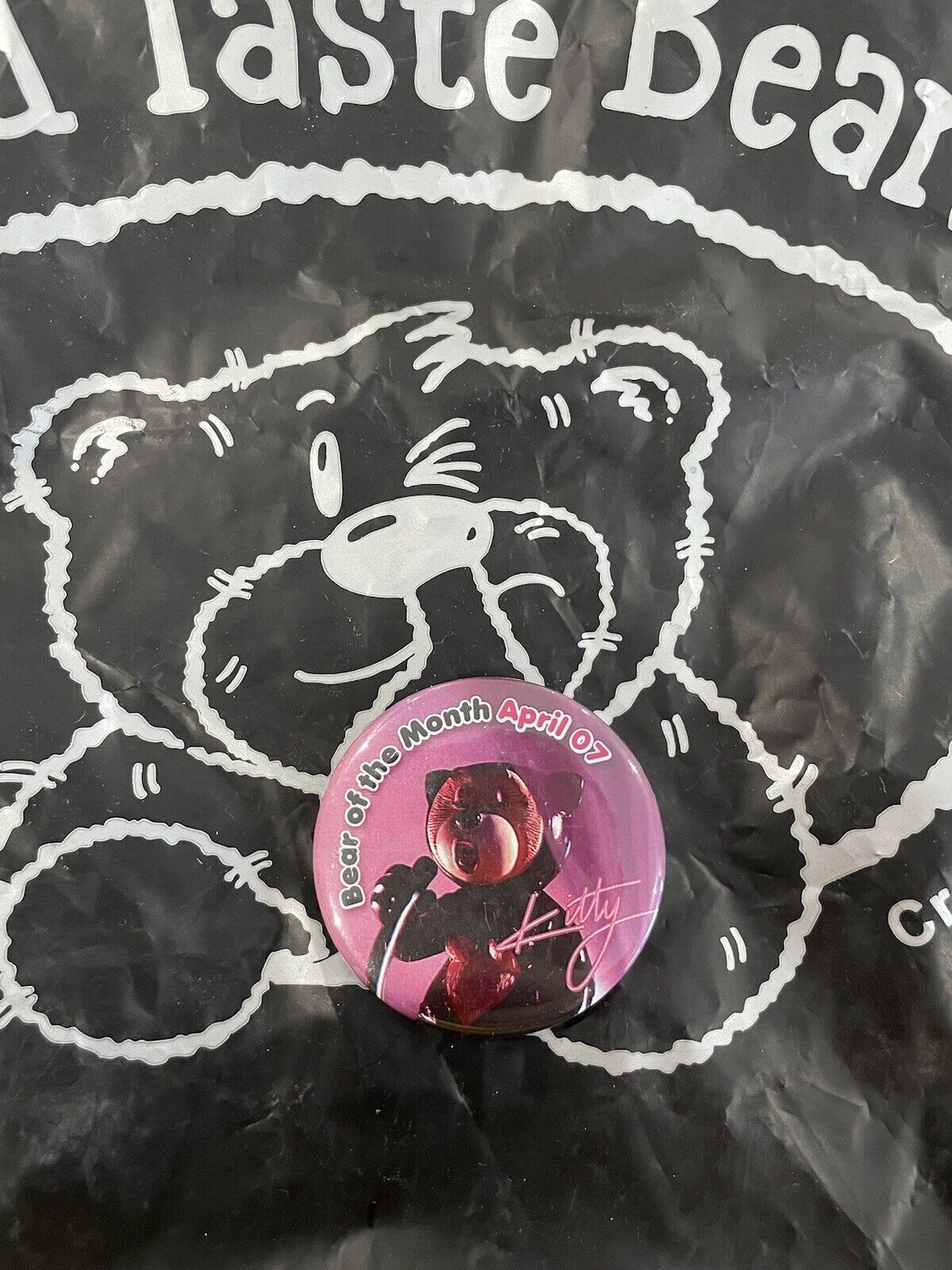 BAD TASTE BEARS PIN BADGE - Kitty - Rare