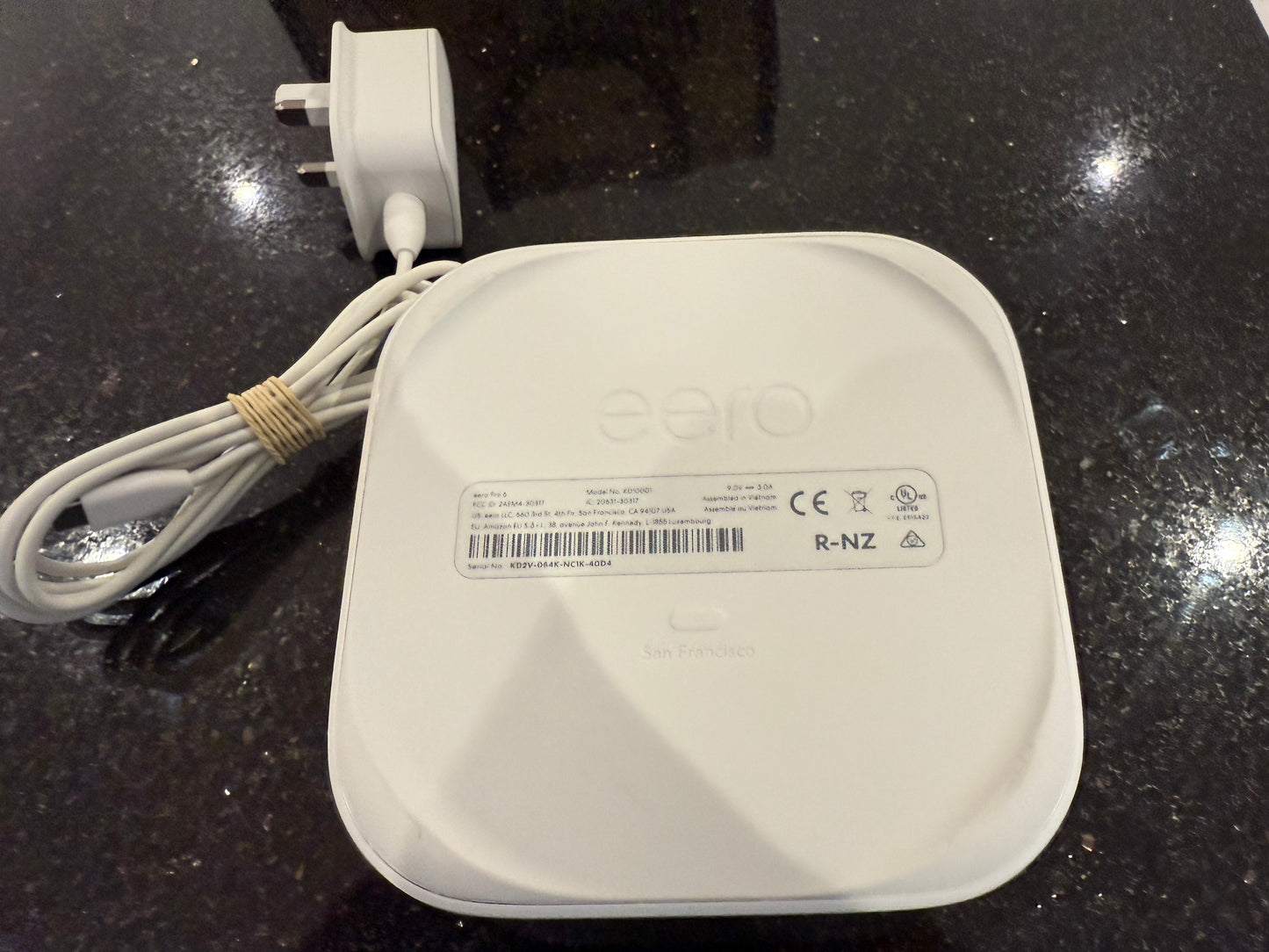 Amazon eero Pro 6E mesh Wi-Fi router | 2.5 Gbps Ethernet | Coverage up to 560 m2 | Connect 100+ devices | Ideal for streaming, working, and gaming | 3-Pack